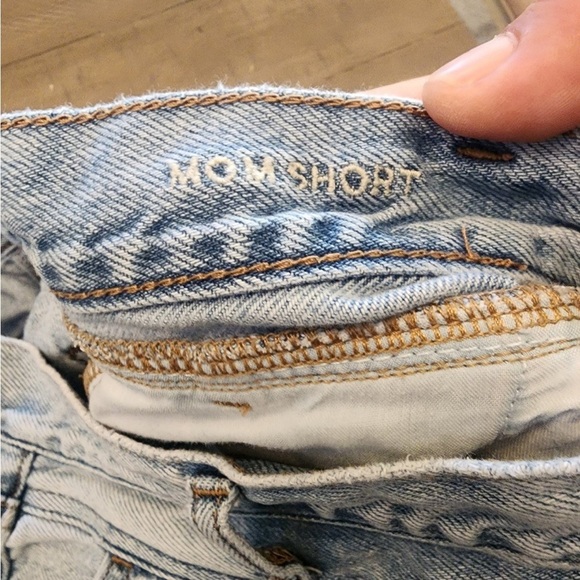 American Eagle Mom Shorts Size 12 Women's High Rise Shorts Denim - Picture 4 of 5